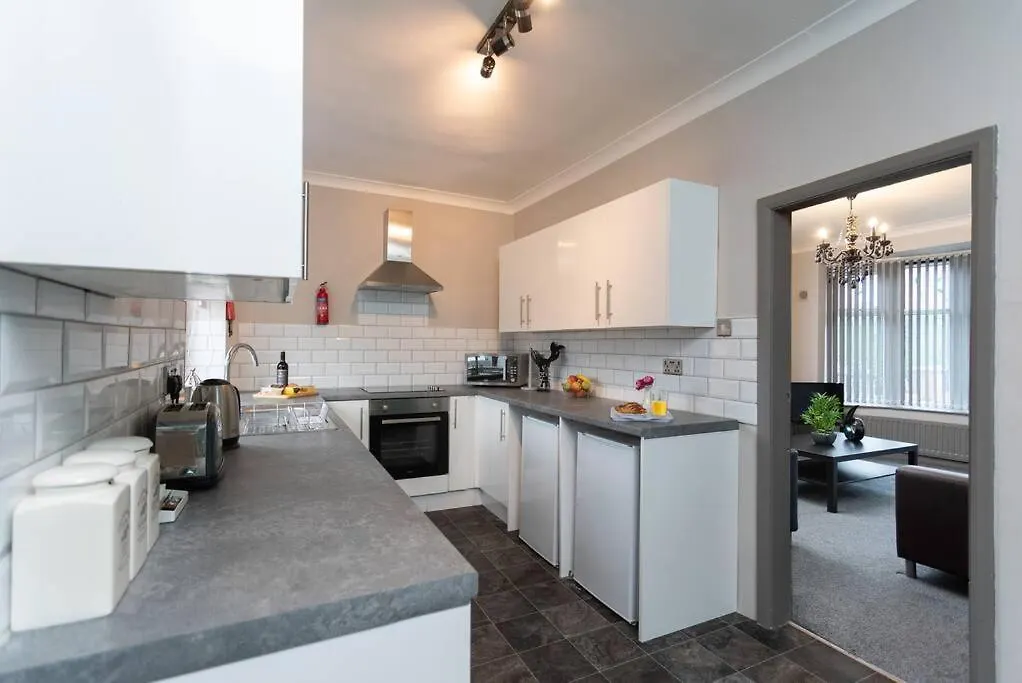Holiday home Stylish House - Close To City Centre - Free Parking, Super-Fast Wifi And Smart Tvs By Yoko Property Middlesbrough United Kingdom
