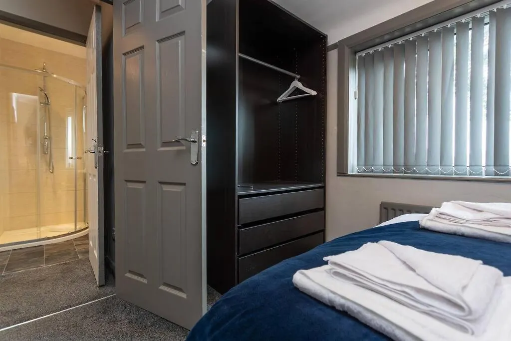 Holiday home Stylish House - Close To City Centre - Free Parking, Super-Fast Wifi And Smart Tvs By Yoko Property Middlesbrough