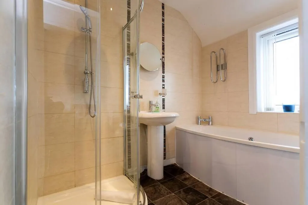 Stylish House - Close To City Centre - Free Parking, Super-Fast Wifi And Smart Tvs By Yoko Property Middlesbrough Prázdninový dům