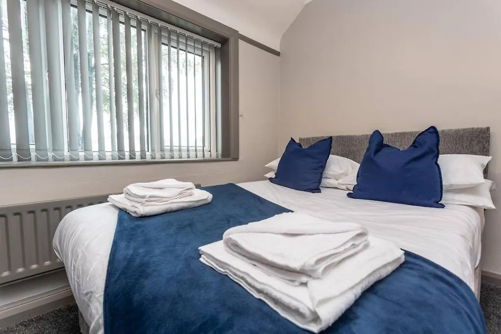 Stylish House - Close To City Centre - Free Parking, Super-Fast Wifi And Smart Tvs By Yoko Property Middlesbrough